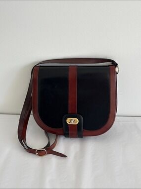 Stunning vintage vegan leather crossbody bag purse turn lock black brown pocket